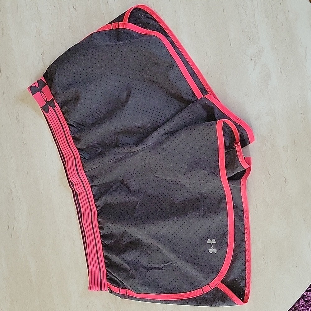Under Armour Gray and hot pink athletic shorts with liner, Size Large